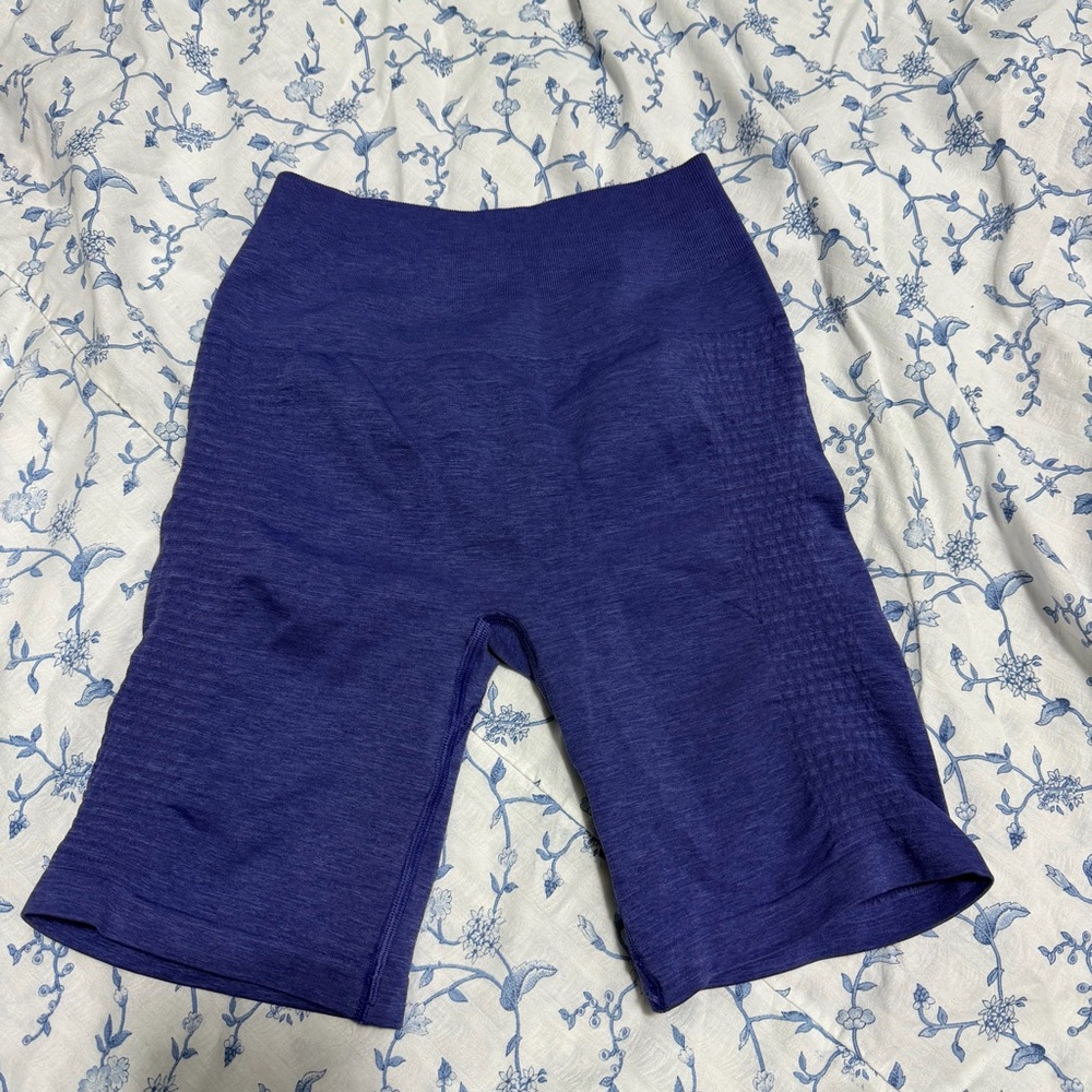 Alphalete Cosmic Purple 7” inseam Seamless Biker Shorts